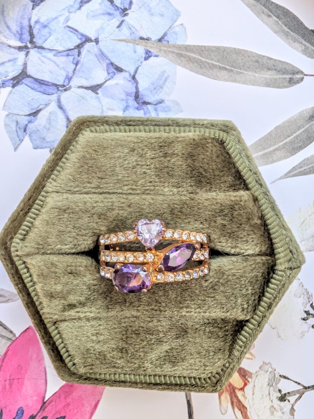 Vintage Triple Amethyst Purple Stone Heart Cocktail Ring, size 8 AS is